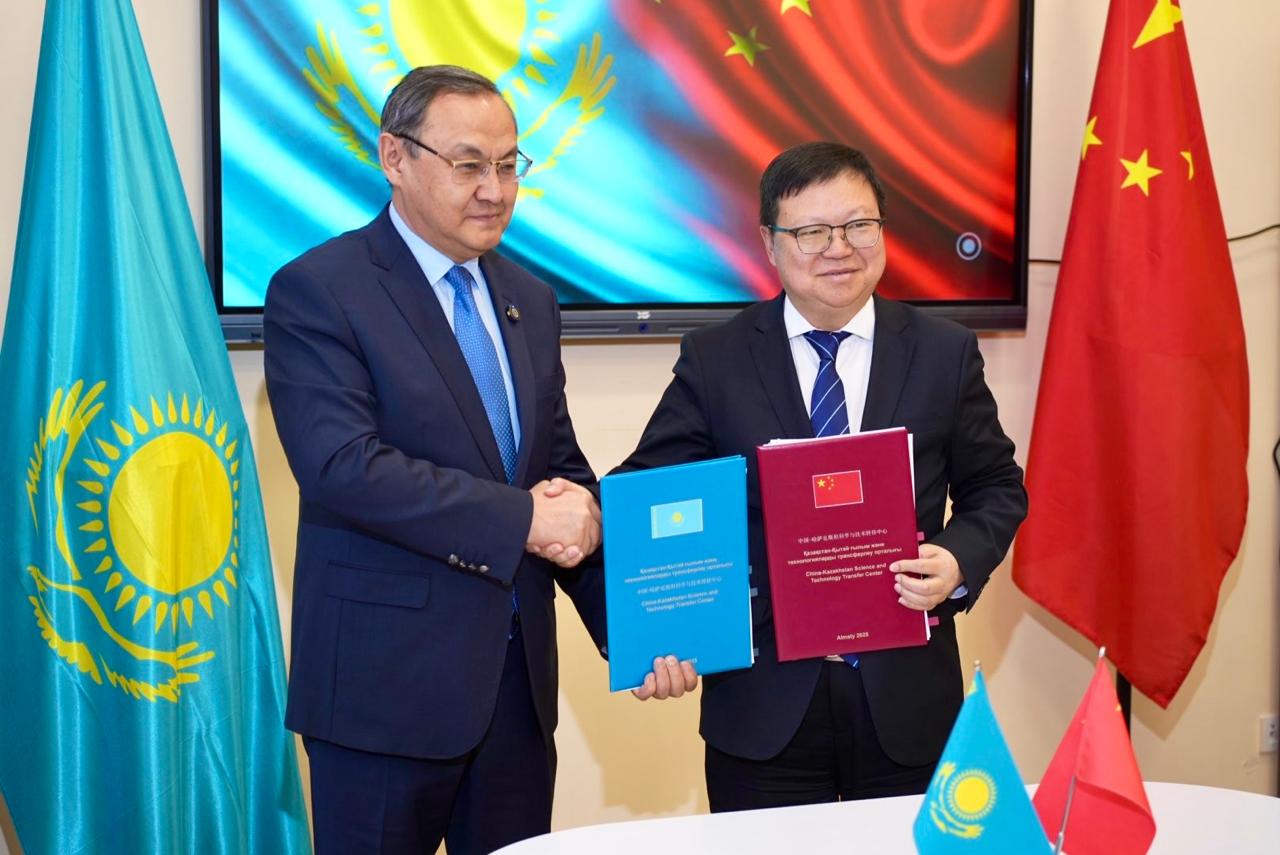 Qazaqstan-Qytaı ǵylym jáne tehnologııany transferleý ortalyǵy ashyldy