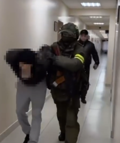 Qostanaıda taksı júrgizýshisi jolaýshyny tonap ketken