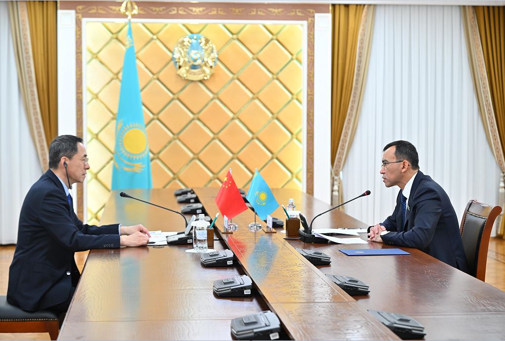 Senat Tóraǵasy QHR elshisimen kezdesti