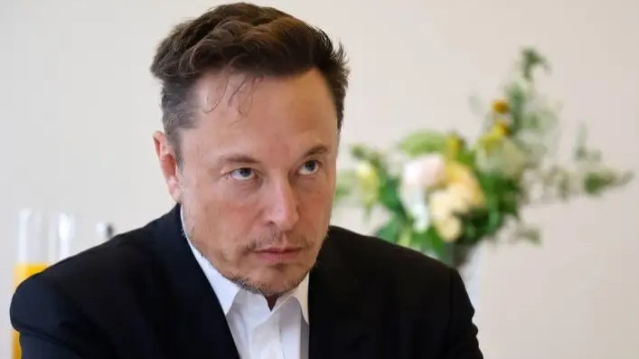 Mask NATO-ny tolyǵymen qaıta qurýǵa shaqyrdy