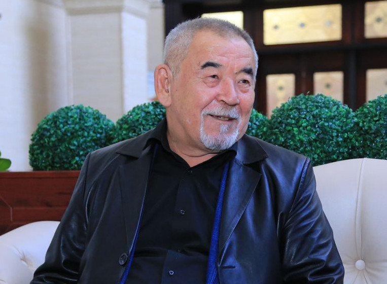 Búgin aqyn Júrsin Ermannyń týǵan kúni