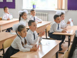 Úsh aýysymdy mektep: másele qashan sheshiledi?