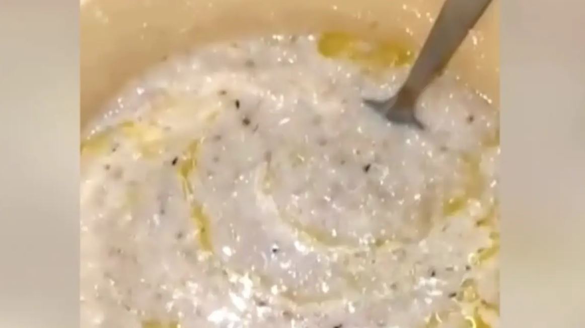 Balalarǵa qurt qaptaǵan botqa bergen balabaqshaǵa aıyppul salyndy