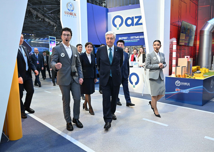 Prezıdent «Jumysshy mamandyqtarynyń qalasy» festıvaline bardy