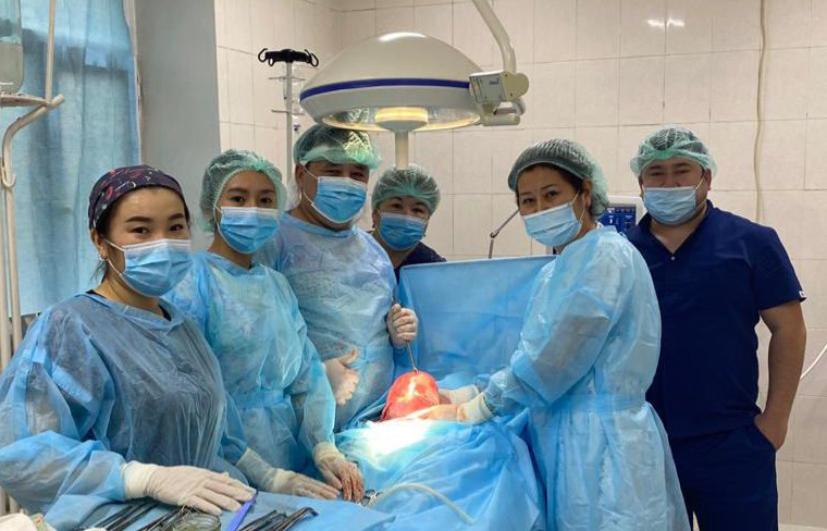 Almaty oblysynda dárigerler jaǵdaıy aýyr áıeldi aman alyp qaldy