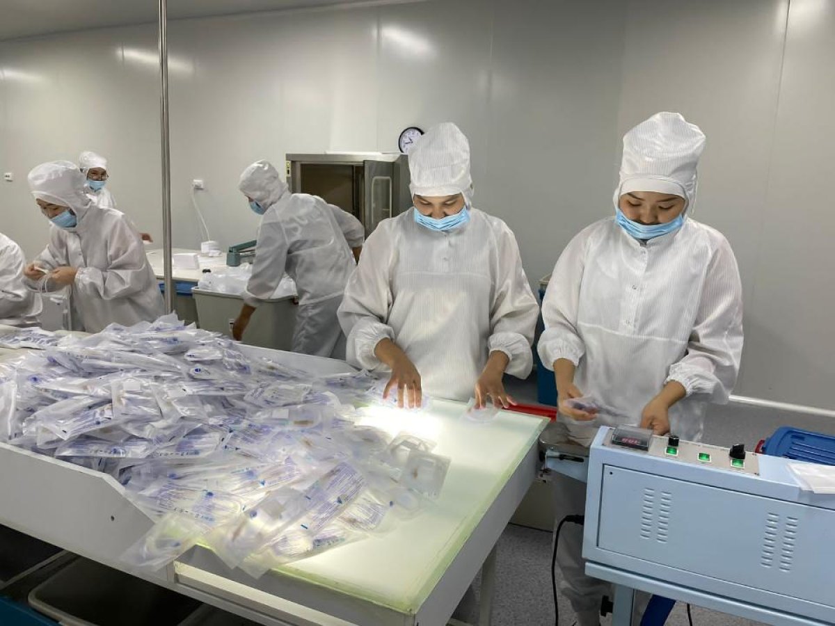 Medısına buıymdaryn shyǵaratyn zaýyt