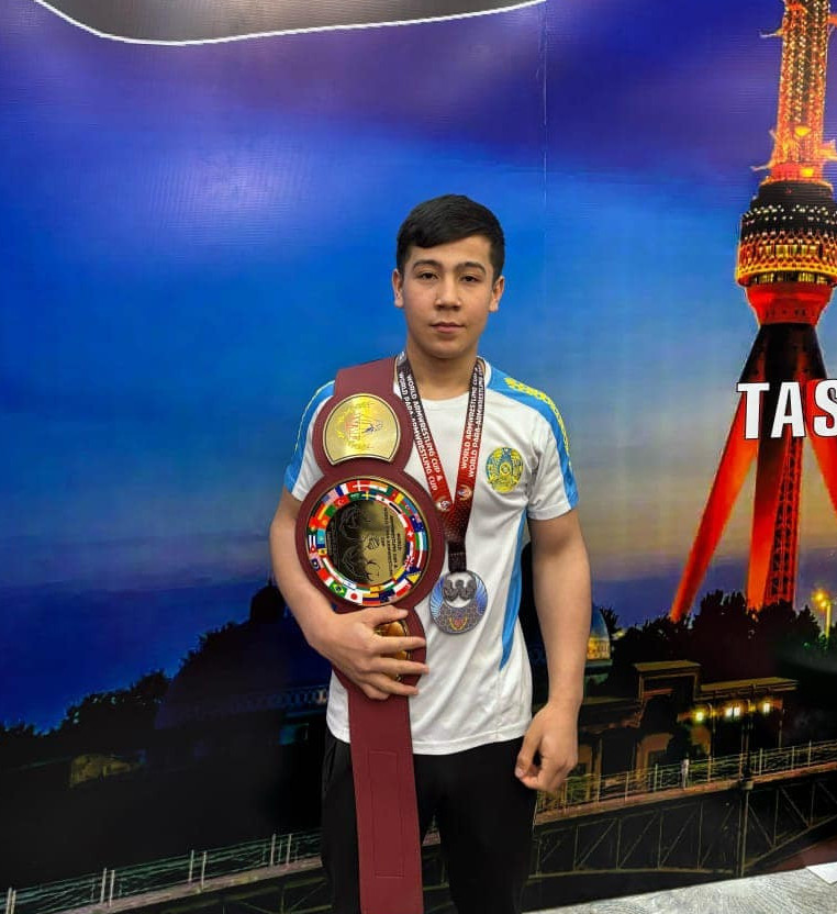 Shymkenttik stýdent armrestlıngten «Álem kýbogin» jeńip aldy