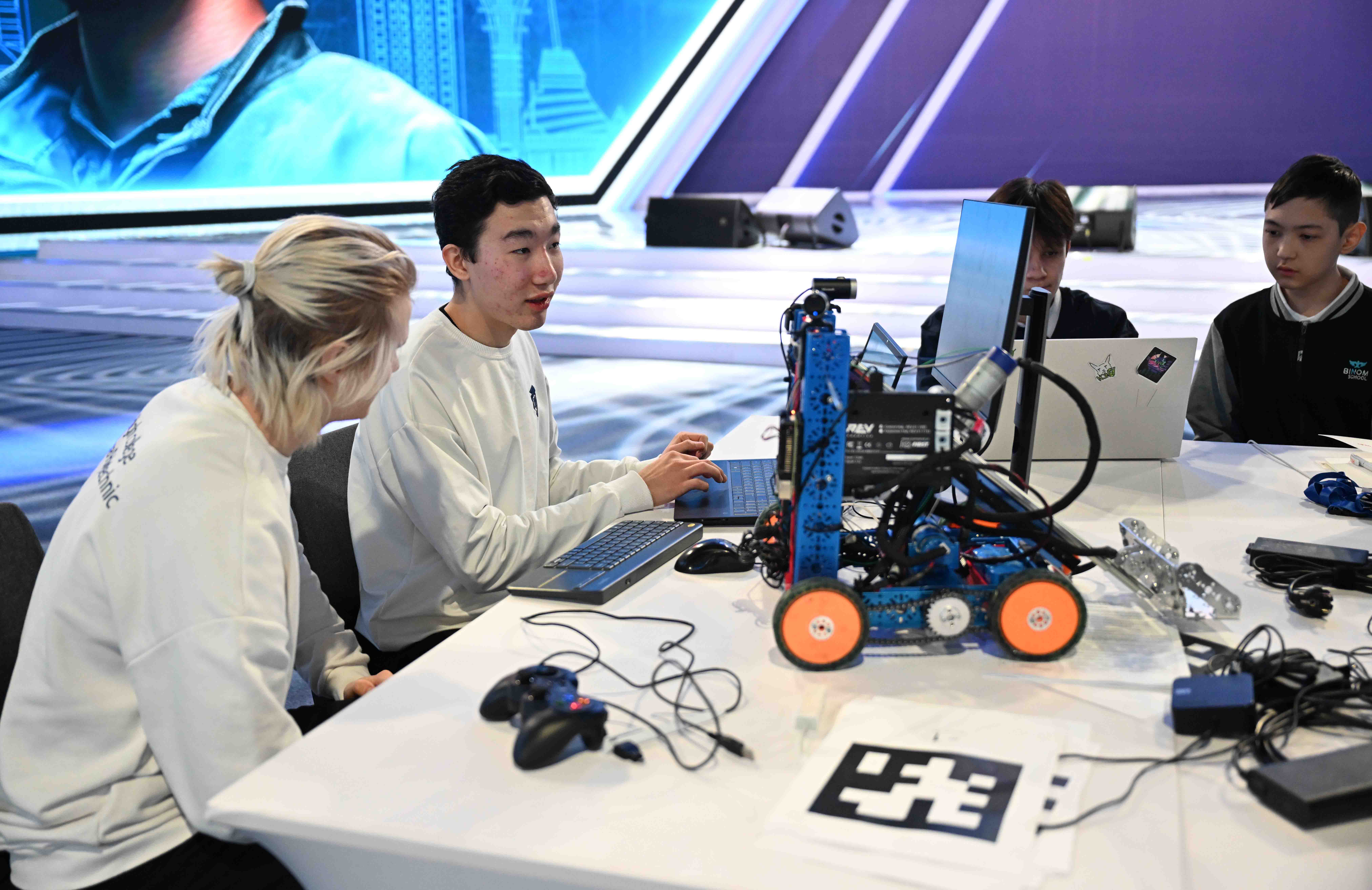 Kásiptik bilimge yqylas ulǵaıdy