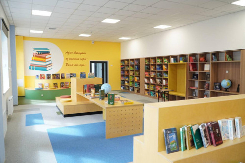 800 mektepte kitap qory jańartyldy