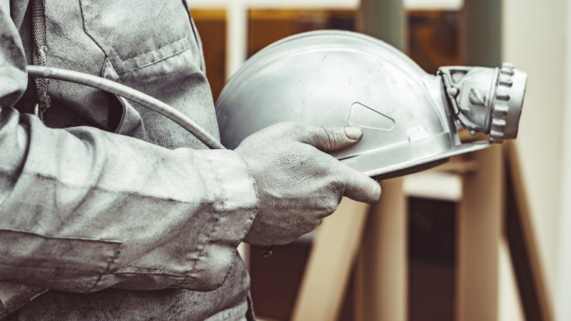 Ulytaý oblysynyń ákimi   qaza tapqan kenshilerdiń otbasyna kóńil aıtty