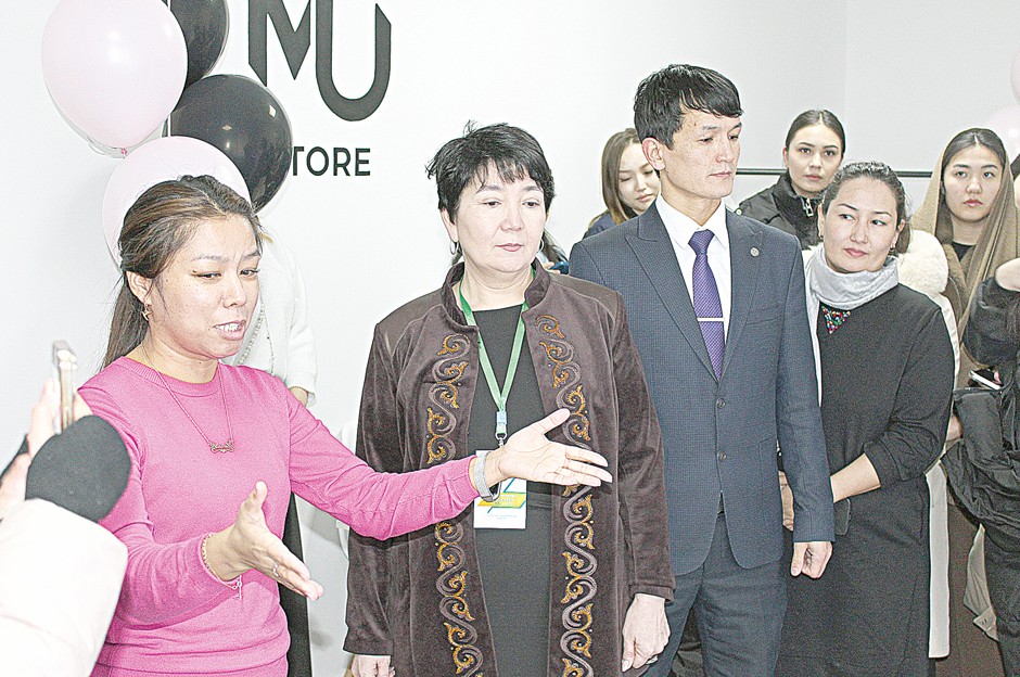 Mahambet ýnıversıtetinde sheberhana ashyldy