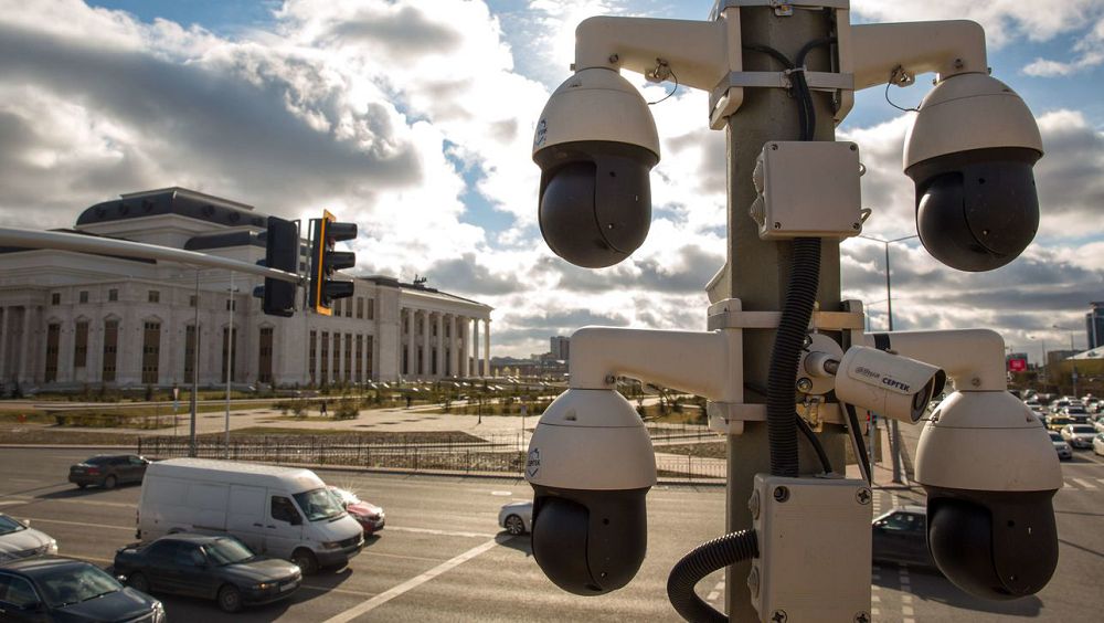 Kólikte telefon ustaǵan júrgizýshiler aıyppul arqalaıdy