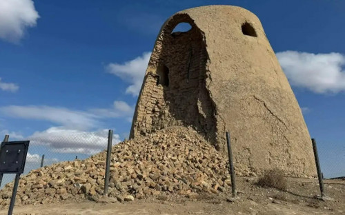 Depýtat tarıhı eskertkishterdi qorǵaýdaǵy olqylyqty aıtty