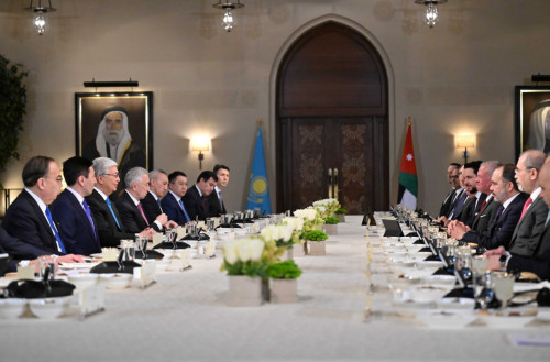 Qasym-Jomart Toqaev Iordanııa Korolimen kelissóz júrgizdi