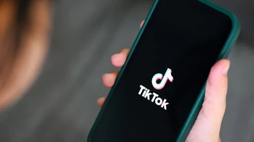 Ulybrıtanııada TikTok pen YouTube jelileri jasóspirimder úshin qaýipti dep tanyldy