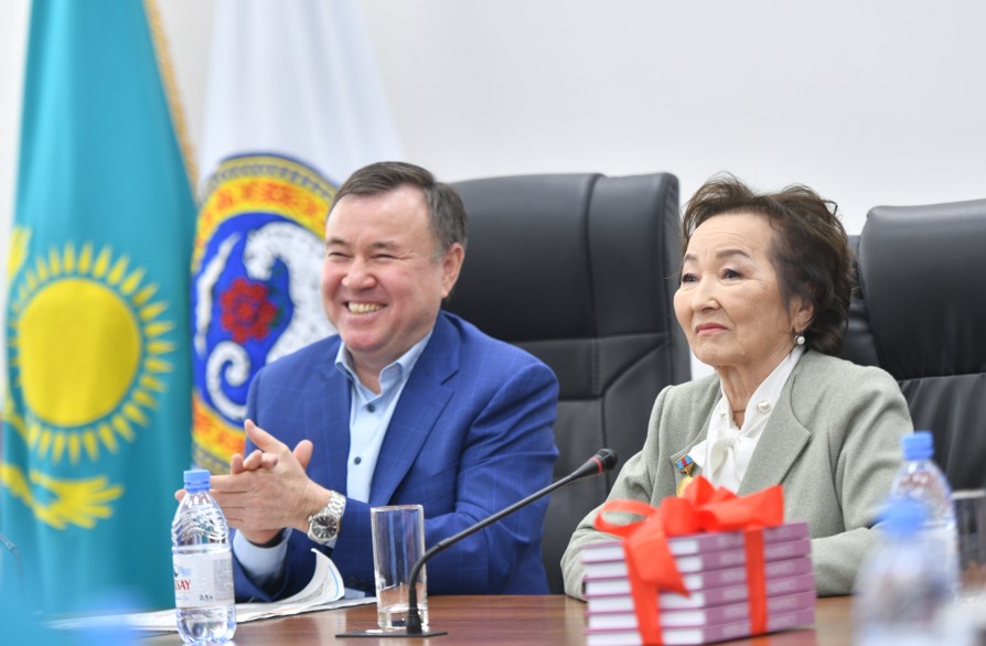 Saýyq Másiǵutqyzy syr shertedi...