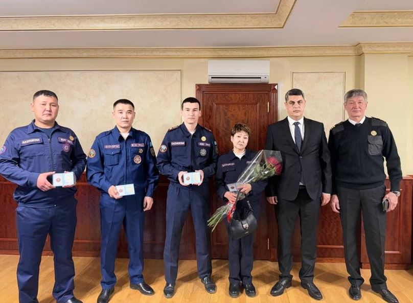 Ázerbaıjannyń Bas konsýly qutqarýshylardy marapattady