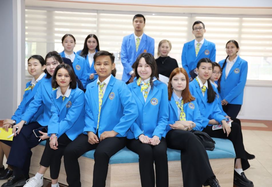 600-den astam almatylyq oqýshy halyqaralyq júlde alǵan