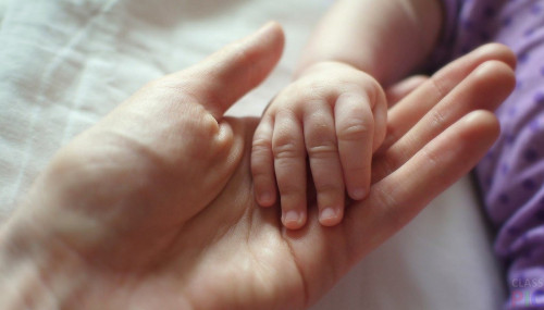 Almatyda áıel qaıtys bolǵan balasynyń emine aqsha jınaǵan