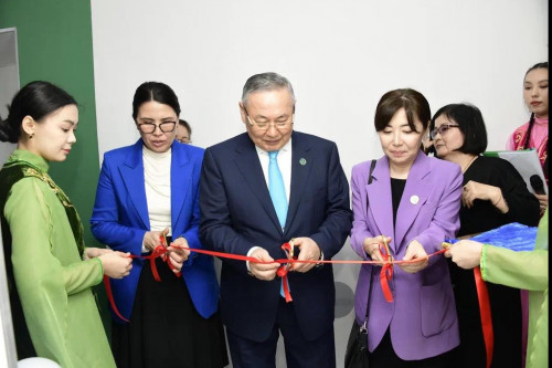 Jańadan jabdyqtalǵan fızıka zerthanalary ashyldy