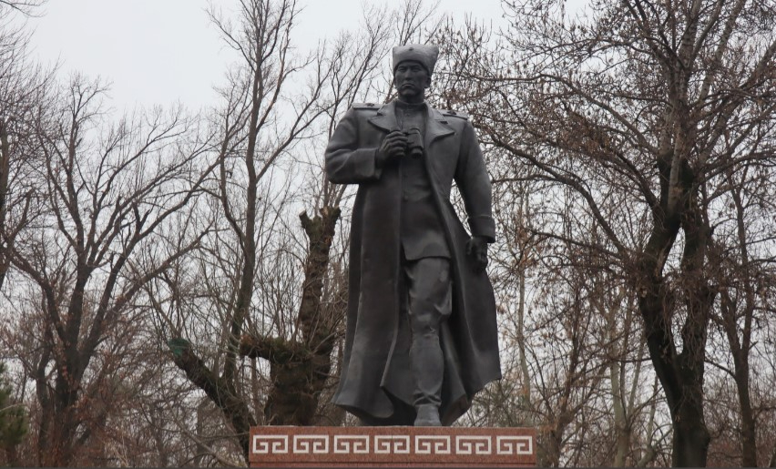 Qalyń eli qaharmanyn eske aldy