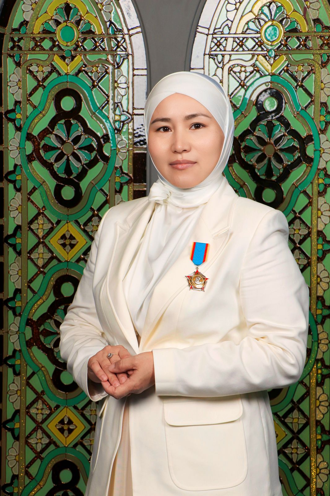 Bir top eńbek ıelerine qurmet kórsetilip, marapattaldy