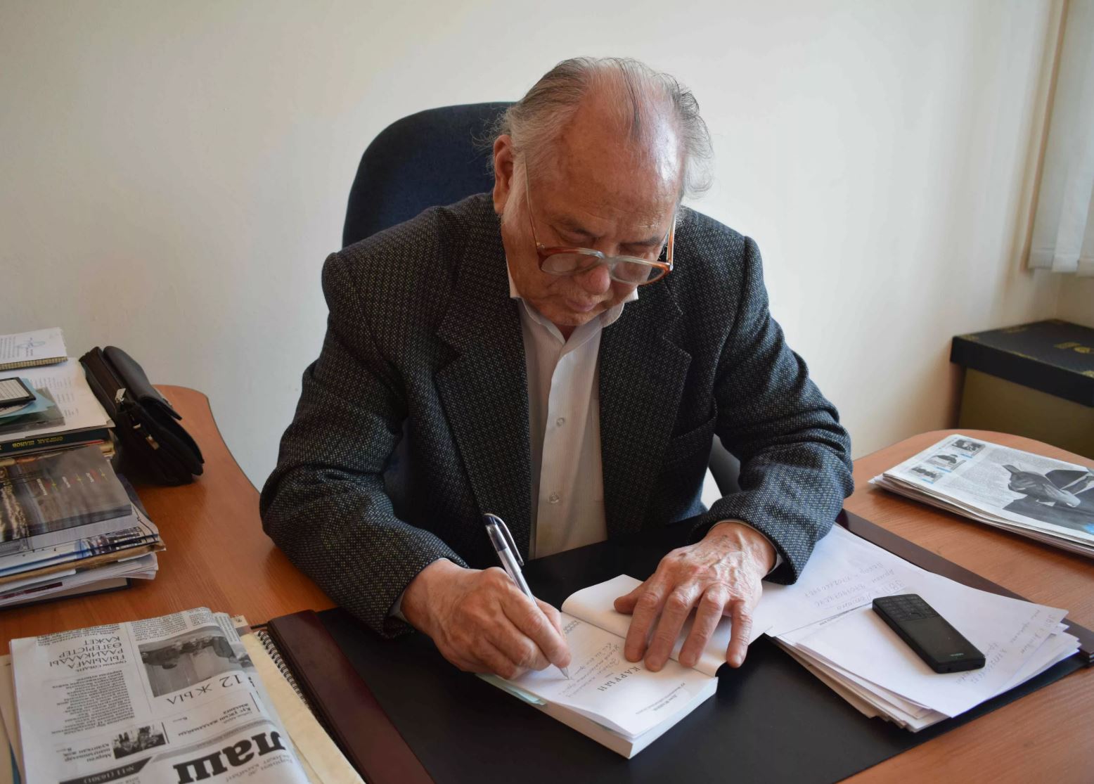 Kúlimsirep qoshtasqan edi...