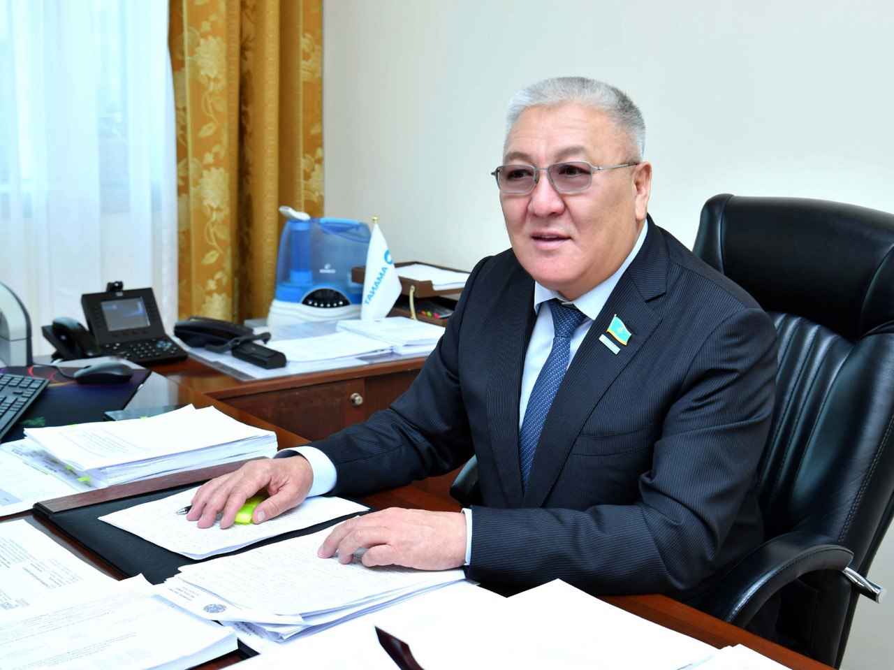 Ulyqbek TUMAShINOV: Halyqqa tıimdi qujat qabyldandy