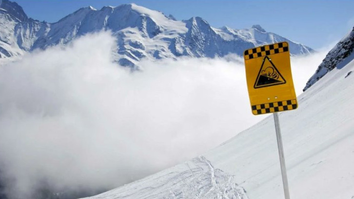 Almatyǵa qar kóshkini qaýip tóndirip tur