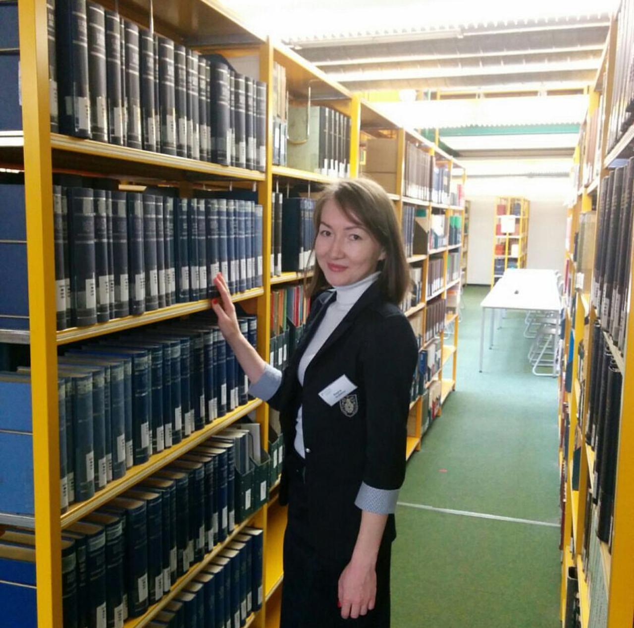 Qyzdy oqytsań, ultty tárbıeleısiń