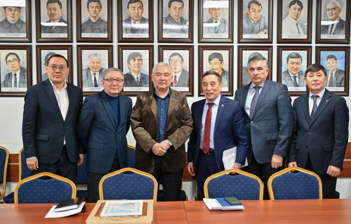 Qazaq baspasóziniń ardagerlerine qurmet kórsetildi