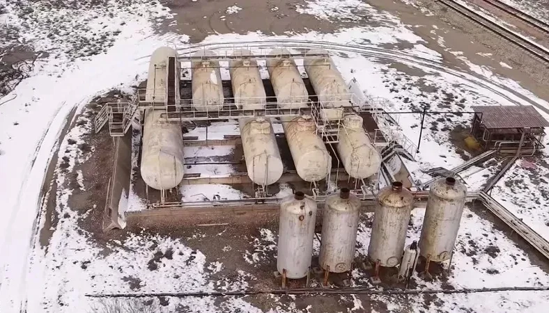 Elden benzındi zańsyz shyǵarǵan úsh azamatqa izdeý jarııalandy