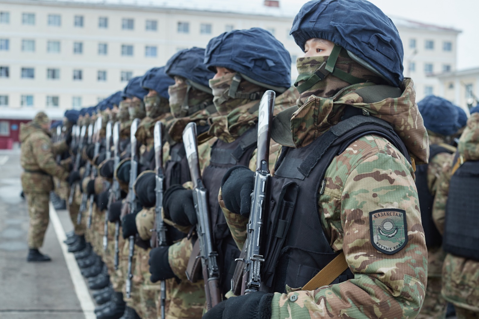 Kúshtik qurylymdar temirdeı tártipke súıenedi