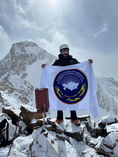 Astanalyq dombyrashy Assambleıa shyńyn baǵyndyrdy