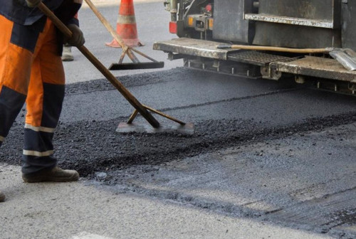 Elimizde 13 myń shaqyrym jol jóndeledi