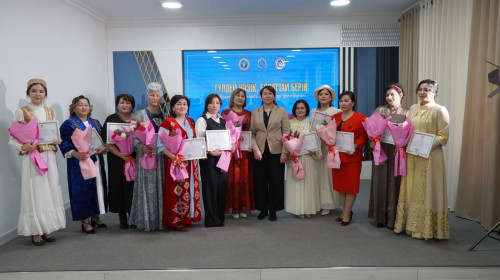 Qyzylordada jumysshy qyz-kelinshekter festıvali ótti