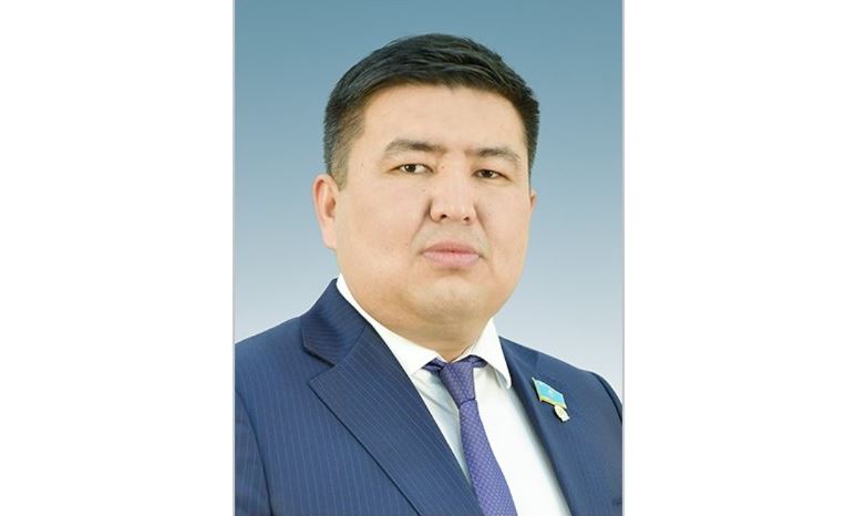 Turǵyn úıdi saqtandyrý turǵysyndaǵy depýtattyq saýal joldandy