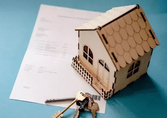 Shymkentte 51 azamat turǵyn úı sertıfıkatyn aldy