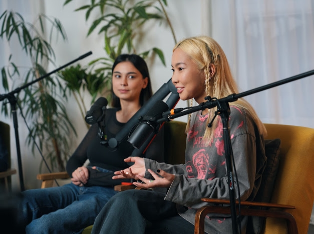 Ártisterge shyǵarmashylyqtaryn nasıhattaýǵa kim kómektesedi