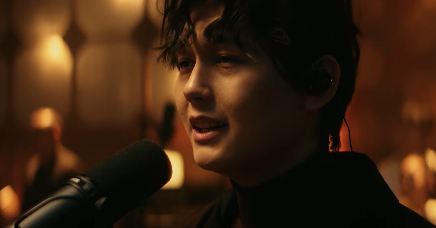 Ańyzǵa aınalǵan «Anashym» áni jańasha shyrqaldy