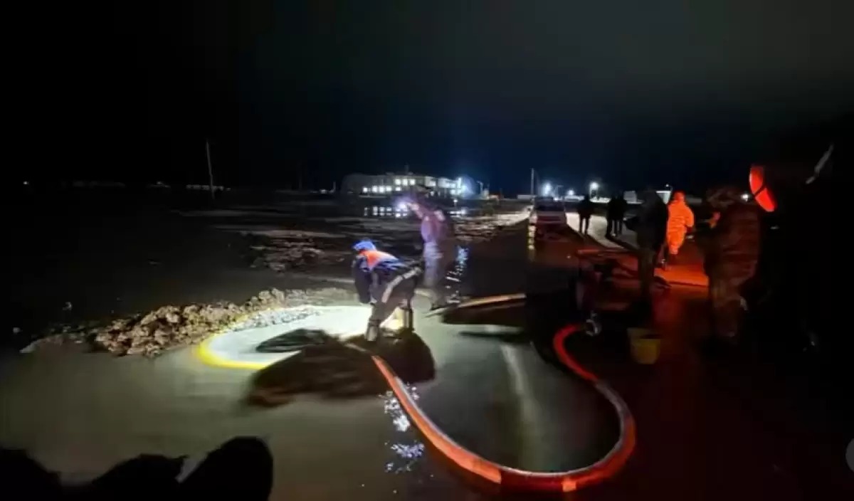 Qyzylorda oblysynda erigen qar sýy aýylǵa kirdi