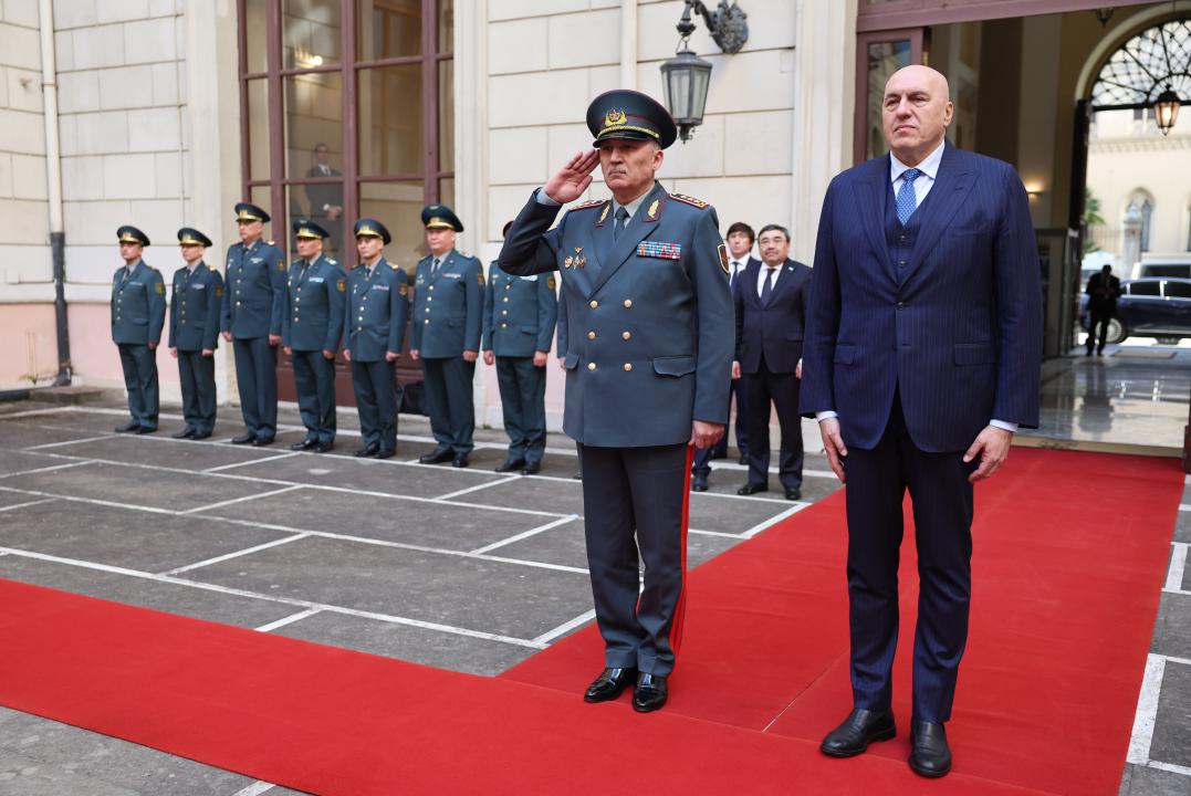 Qazaqstan Qorǵanys mınıstri Rımde ıtalıalyq áriptesimen kezdesti