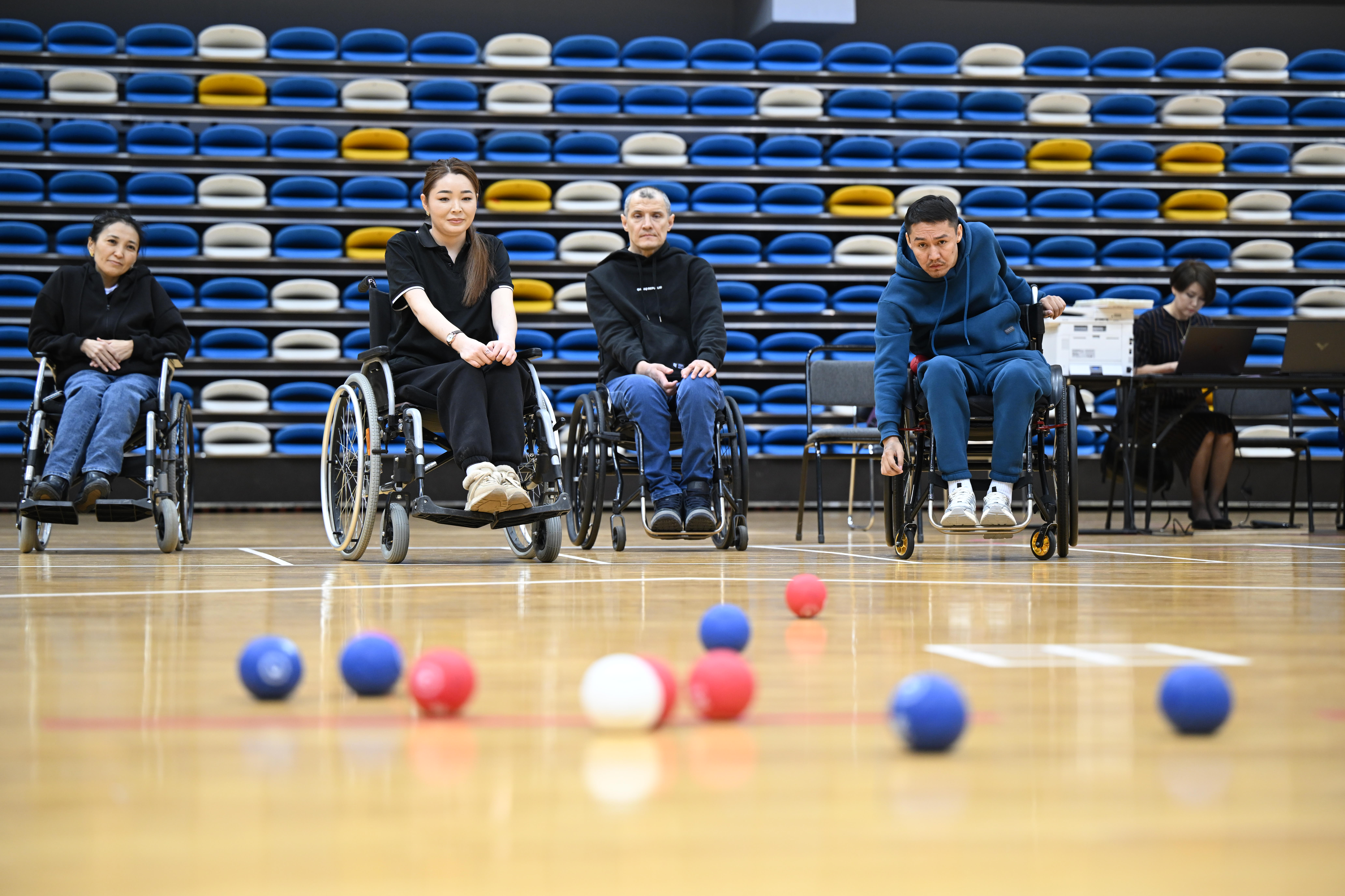 Máýlen Áshimbaev bochchadan respýblıkalyq týrnırdiń jeńimpazdaryn marapattady