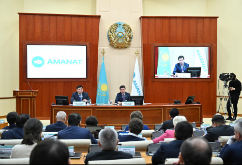 «AMANAT» fraksııasynyń depýtattary biryńǵaı ýaqyt beldeýi boıynsha Úkimet sheshimin qoldady