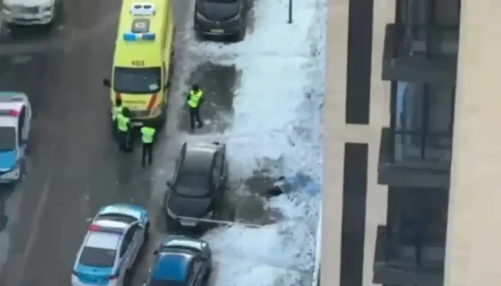 Almatydaǵy turǵyn úılerdiń birinen áıeldiń máıiti tabyldy