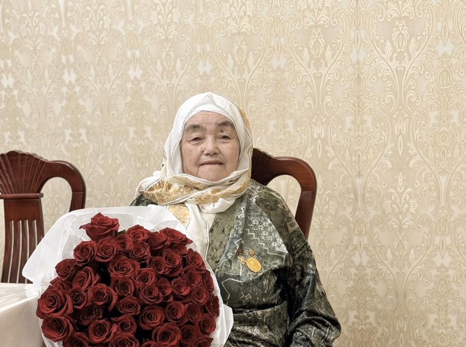 Batyr ana, baqytty áje