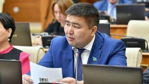 Halyqtyń aryzyna Úkimet mardymsyz jaýap beredi - Elnur Beısenbaev