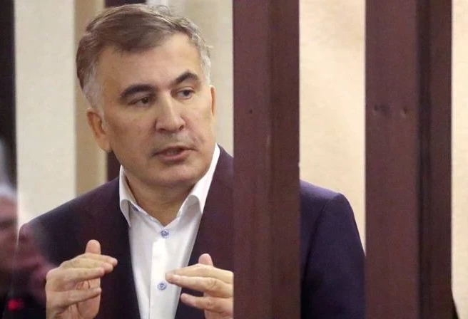 Memlekettiń aqshasyna sándengen eks-prezıdent sottaldy