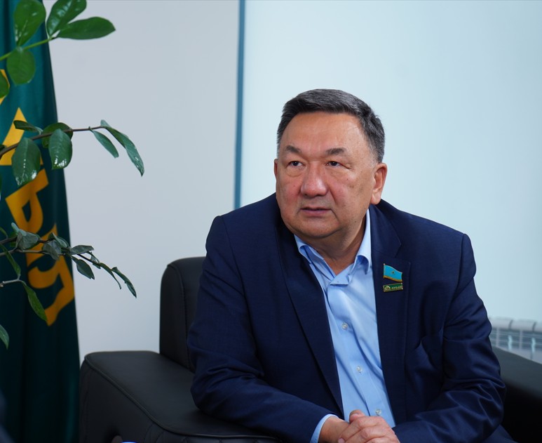 Ulttyq quryltaı uzaqmerzimdi eldik sheshimder qabyldaýǵa septesedi - Serik Egizbaev