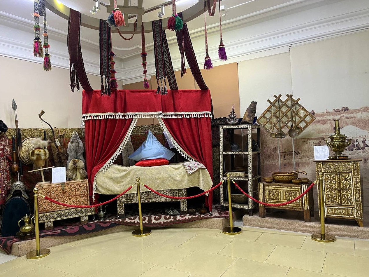 Kıeli mekendegi kóne mýzeı